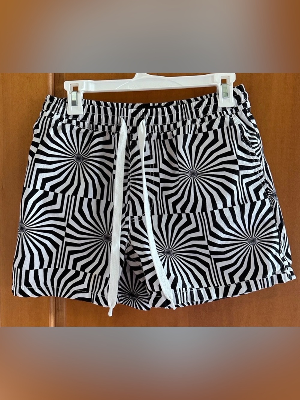 BDG Urban Outfitters Optical Illusion Cotton Shorts S